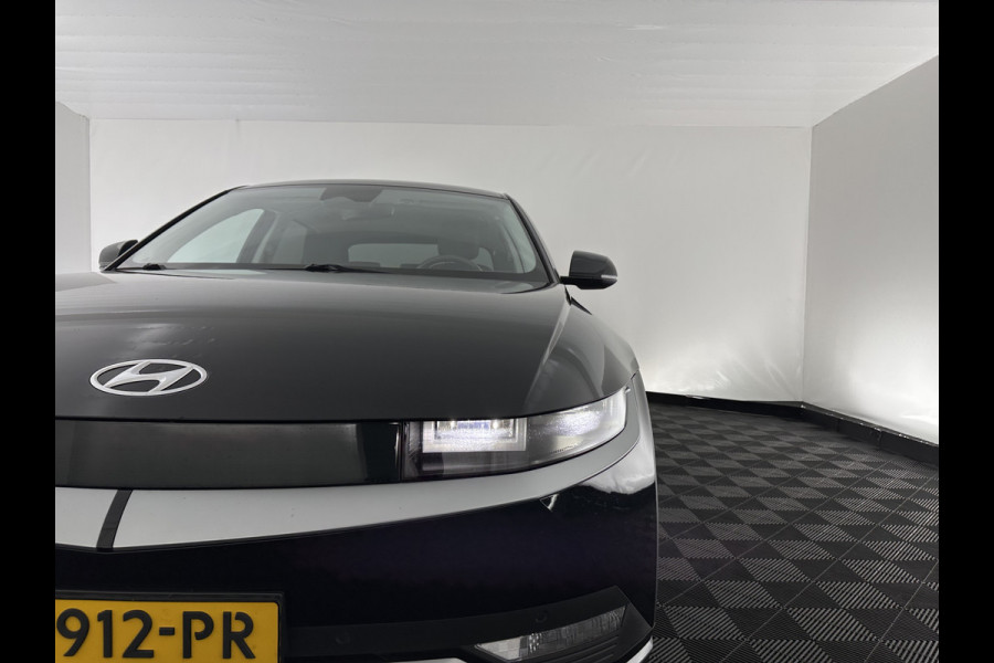 Hyundai IONIQ 5 Connect+ 73kWh INCL-BTW) Aut *HEATPUMP | LEATHER-FABRIC | BOSE-AUDIO | FULL-LED | DIGI-COCKPIT | AMBIENTLIGHT | DAB | SHIFTPADDLES | HEAD-UP | NAVI-FULLMAP | KEYLESS | CAMERA | HEATED-COMFORTSEATS | TOWBAR