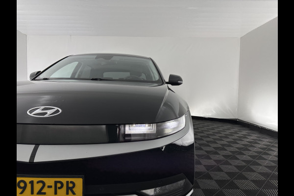 Hyundai IONIQ 5 Connect+ 73kWh INCL-BTW) Aut *HEATPUMP | LEATHER-FABRIC | BOSE-AUDIO | FULL-LED | DIGI-COCKPIT | AMBIENTLIGHT | DAB | SHIFTPADDLES | HEAD-UP | NAVI-FULLMAP | KEYLESS | CAMERA | HEATED-COMFORTSEATS | TOWBAR