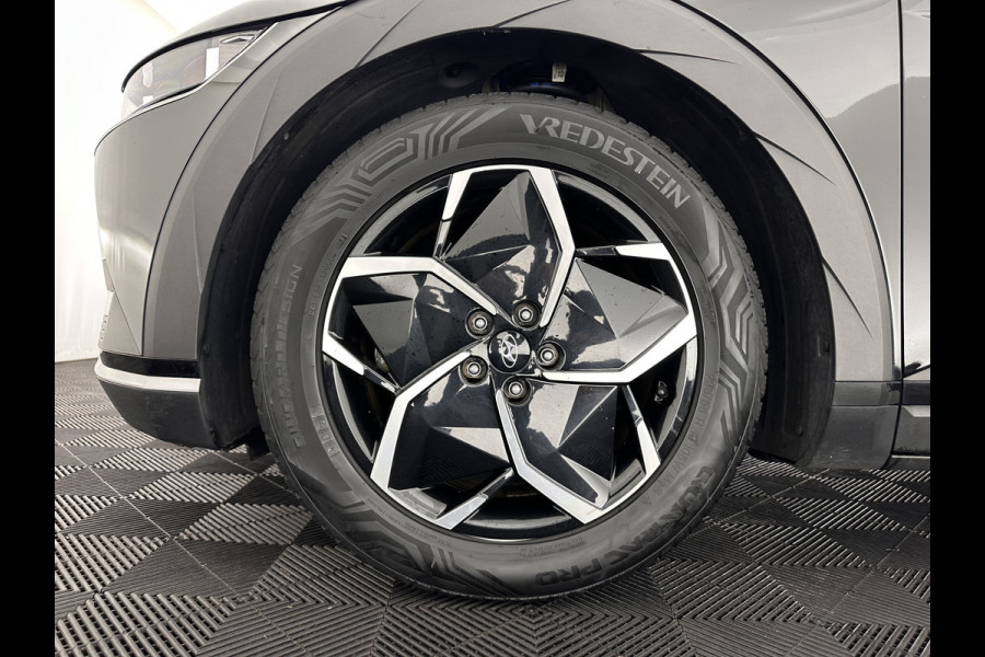 Hyundai IONIQ 5 Connect+ 73kWh INCL-BTW) Aut *HEATPUMP | LEATHER-FABRIC | BOSE-AUDIO | FULL-LED | DIGI-COCKPIT | AMBIENTLIGHT | DAB | SHIFTPADDLES | HEAD-UP | NAVI-FULLMAP | KEYLESS | CAMERA | HEATED-COMFORTSEATS | TOWBAR