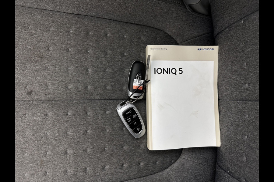 Hyundai IONIQ 5 Connect+ 73kWh INCL-BTW) Aut *HEATPUMP | LEATHER-FABRIC | BOSE-AUDIO | FULL-LED | DIGI-COCKPIT | AMBIENTLIGHT | DAB | SHIFTPADDLES | HEAD-UP | NAVI-FULLMAP | KEYLESS | CAMERA | HEATED-COMFORTSEATS | TOWBAR