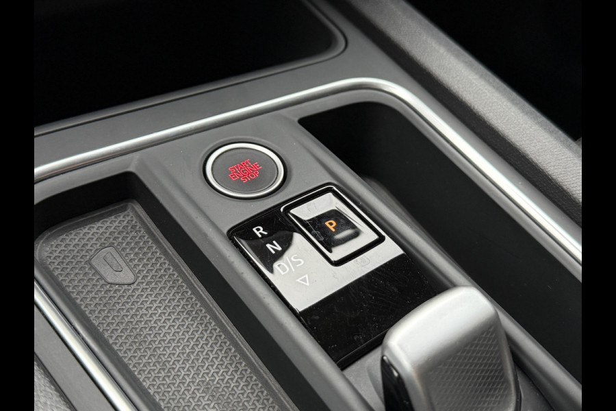 Seat Leon 1.5 eTSI Style Business Intense | Camera | Apple Carplay | Keyless