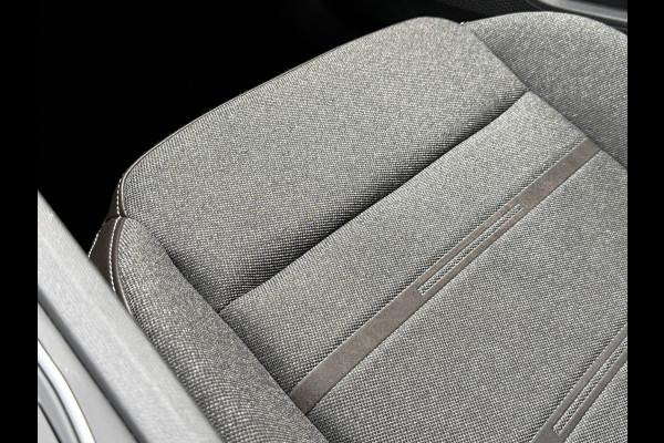 Seat Leon 1.5 eTSI Style Business Intense | Camera | Apple Carplay | Keyless