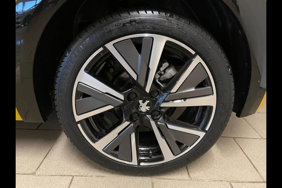Peugeot 208 1.2 PureTech GT Pack AIRCO NAVI CRUISE ELEK RAMEN CENT VERG VELGEN PRIVACYGLAS