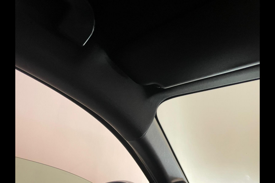 Peugeot 208 1.2 PureTech GT Pack AIRCO NAVI CRUISE ELEK RAMEN CENT VERG VELGEN PRIVACYGLAS