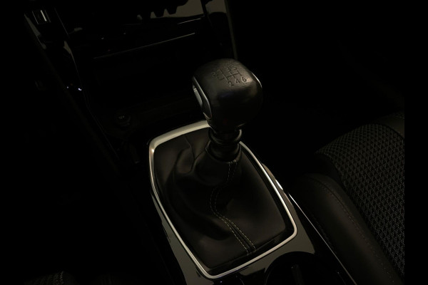 Peugeot 208 1.2 PureTech GT Pack AIRCO NAVI CRUISE ELEK RAMEN CENT VERG VELGEN PRIVACYGLAS