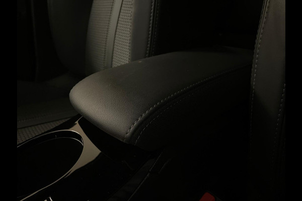 Peugeot 208 1.2 PureTech GT Pack AIRCO NAVI CRUISE ELEK RAMEN CENT VERG VELGEN PRIVACYGLAS