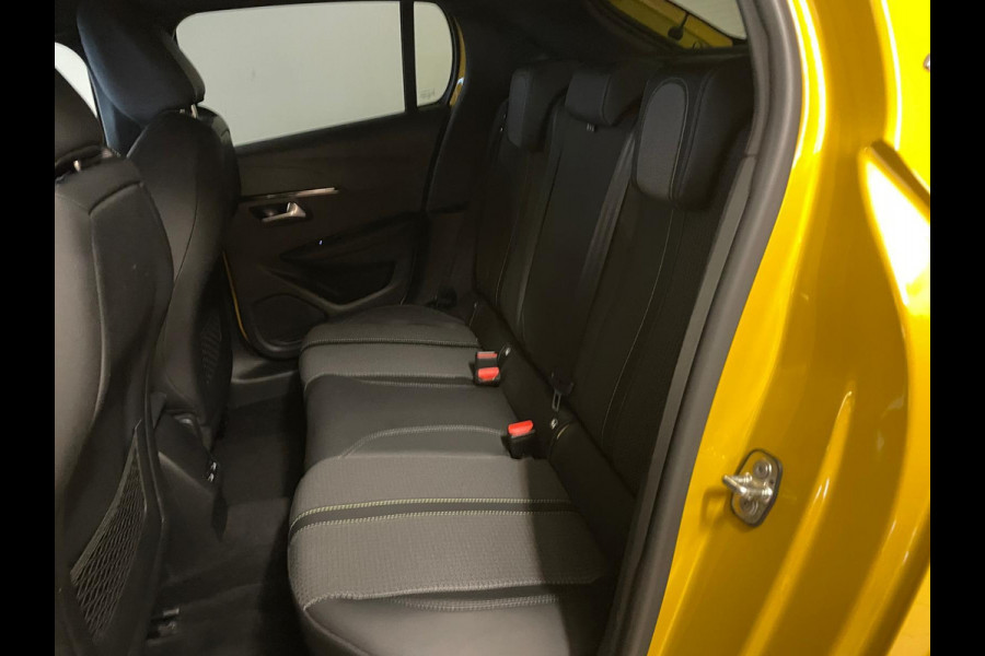 Peugeot 208 1.2 PureTech GT Pack AIRCO NAVI CRUISE ELEK RAMEN CENT VERG VELGEN PRIVACYGLAS