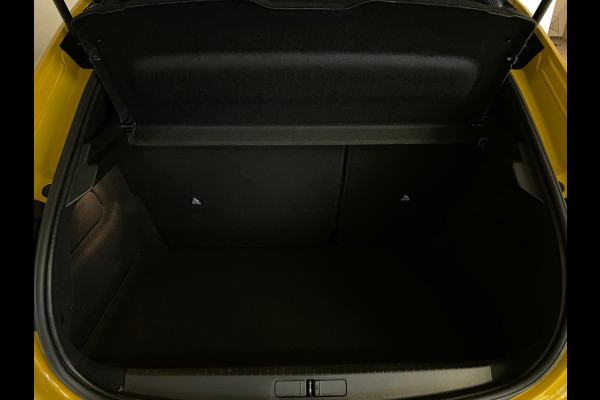 Peugeot 208 1.2 PureTech GT Pack AIRCO NAVI CRUISE ELEK RAMEN CENT VERG VELGEN PRIVACYGLAS