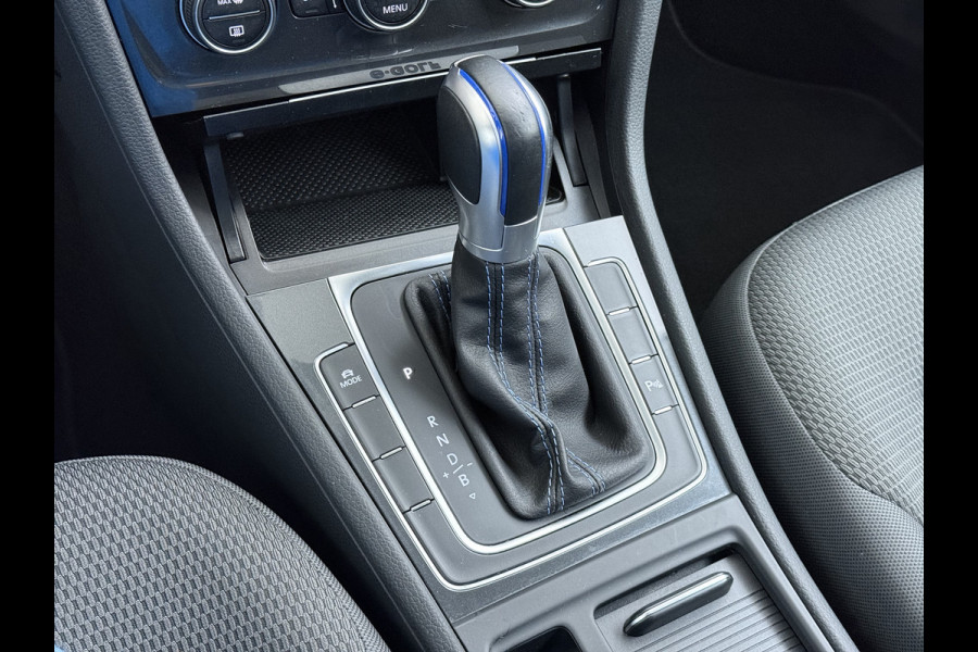 Volkswagen e-Golf Soh 90% Warmtepomp Adap.Cruise Control Navi Ecc Pdc Led Lmv Isofix Car-Net App-Connect Bluetooth Licht-/Regensensor Origineel Nederlandse Auto