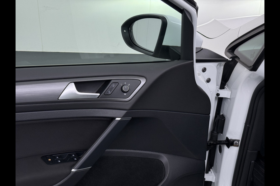 Volkswagen e-Golf Soh 90% Warmtepomp Adap.Cruise Control Navi Ecc Pdc Led Lmv Isofix Car-Net App-Connect Bluetooth Licht-/Regensensor Origineel Nederlandse Auto