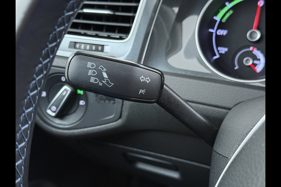 Volkswagen e-Golf Soh 90% Warmtepomp Adap.Cruise Control Navi Ecc Pdc Led Lmv Isofix Car-Net App-Connect Bluetooth Licht-/Regensensor Origineel Nederlandse Auto