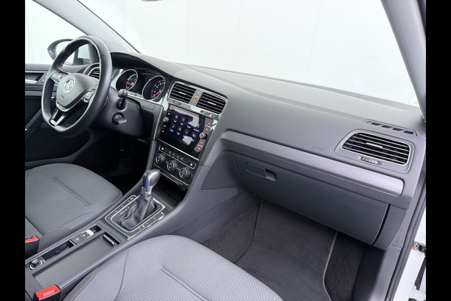 Volkswagen e-Golf Soh 90% Warmtepomp Adap.Cruise Control Navi Ecc Pdc Led Lmv Isofix Car-Net App-Connect Bluetooth Licht-/Regensensor Origineel Nederlandse Auto