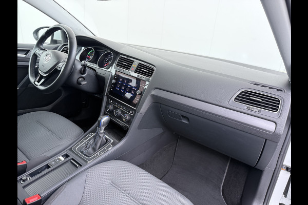 Volkswagen e-Golf Soh 90% Warmtepomp Adap.Cruise Control Navi Ecc Pdc Led Lmv Isofix Car-Net App-Connect Bluetooth Licht-/Regensensor Origineel Nederlandse Auto