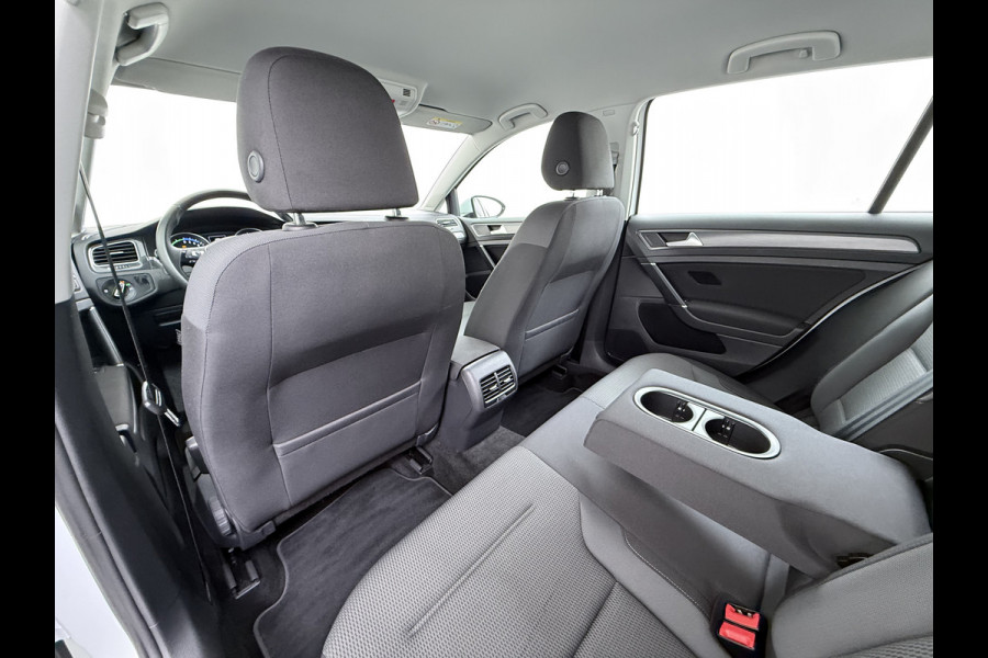 Volkswagen e-Golf Soh 90% Warmtepomp Adap.Cruise Control Navi Ecc Pdc Led Lmv Isofix Car-Net App-Connect Bluetooth Licht-/Regensensor Origineel Nederlandse Auto