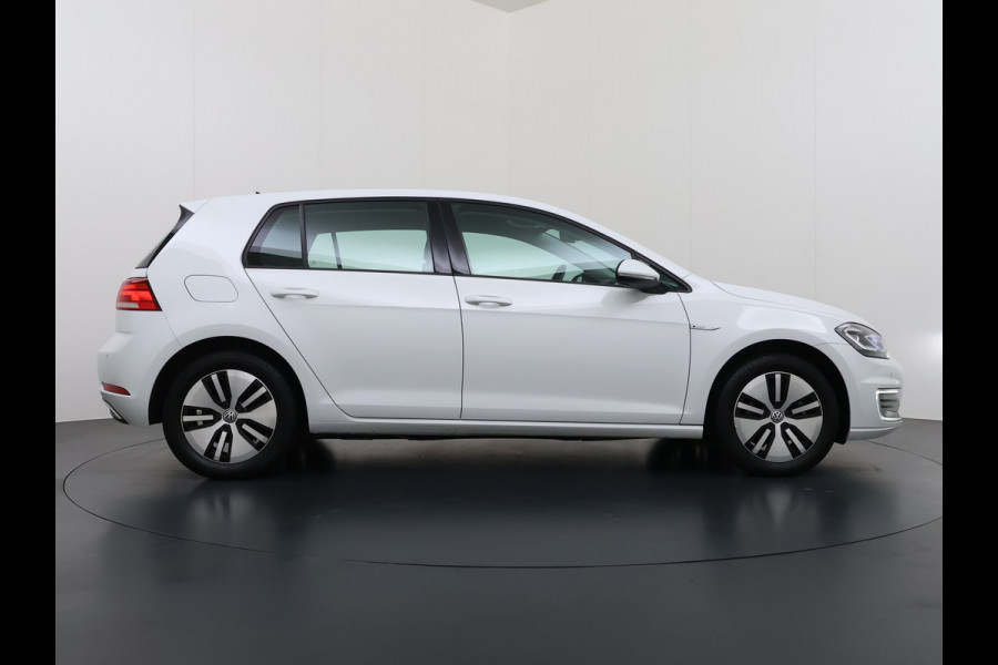 Volkswagen e-Golf Soh 90% Warmtepomp Adap.Cruise Control Navi Ecc Pdc Led Lmv Isofix Car-Net App-Connect Bluetooth Licht-/Regensensor Origineel Nederlandse Auto