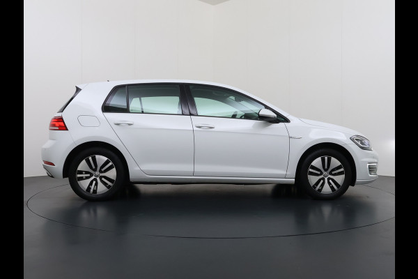 Volkswagen e-Golf Soh 90% Warmtepomp Adap.Cruise Control Navi Ecc Pdc Led Lmv Isofix Car-Net App-Connect Bluetooth Licht-/Regensensor Origineel Nederlandse Auto