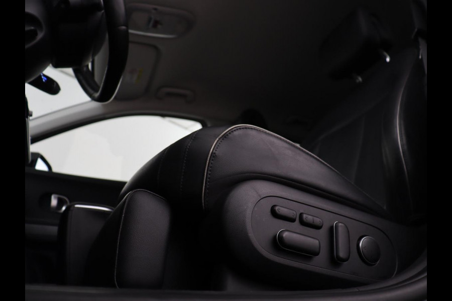 Hyundai IONIQ 5 Lounge 73kWh | SOH 96% | Stoelventilatie | Warmtepomp | Leder | Head-Up | 360 Camera | Adaptive cruise | Achterbankverwarming | Carplay | Vehicle-to-load | Memory | Keyless