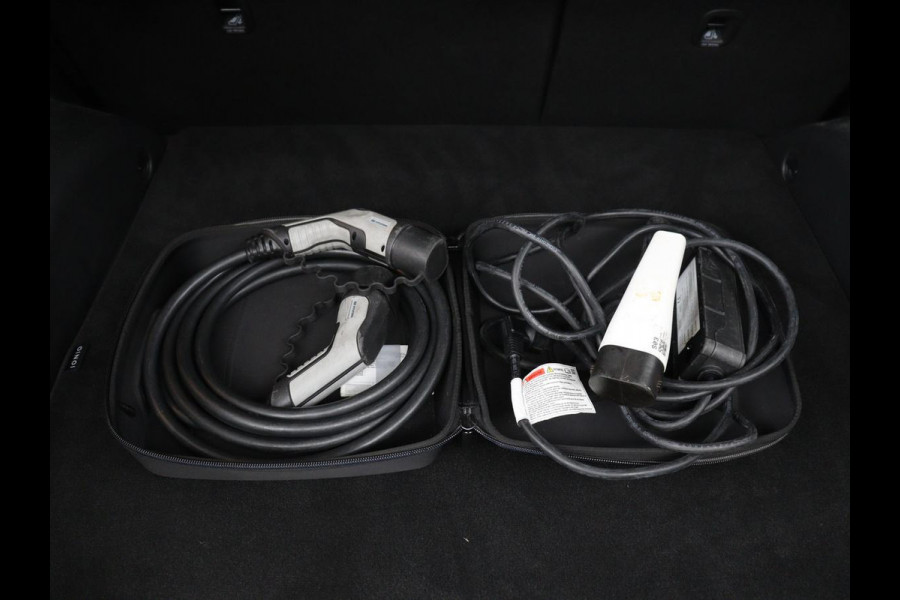 Hyundai IONIQ 5 Lounge 73kWh | SOH 96% | Stoelventilatie | Warmtepomp | Leder | Head-Up | 360 Camera | Adaptive cruise | Achterbankverwarming | Carplay | Vehicle-to-load | Memory | Keyless