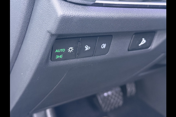 Škoda ENYAQ iV 80 Leder Elek.Stoel+Memory Adap.Cruise Head-Up Display Assistentie Pakket Camera Navi Ecc Stuurverwarming Pdc SOH 88% Matrix-Led Lmv Apple Carplay Android Auto Keyless Rijstrooksensor Dodehoek detectie File Zeer compleet!