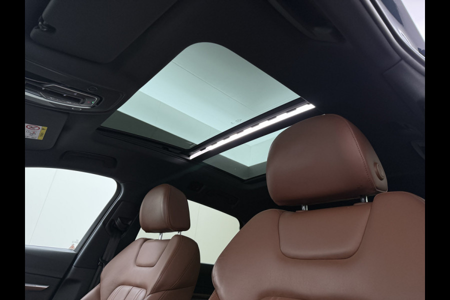 Audi e-tron 55 Quattro 95kWh SOH 96% Panoramadak Sportstoelen Trekhaak Adap.Cruise 360°Camera Apple Carplay Android Auto Leder Navi Ecc Busi Elek.Stoelen+Memory Elek.Achterklep Matrix Led AWD 4WD 1.800KG Trekgewicht 1e Eigenaar Origineel Nederlandse Auto Zeer complete Audi 55 E-tron