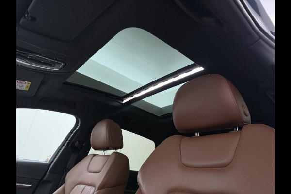 Audi e-tron 55 Quattro 95kWh SOH 96% Panoramadak Sportstoelen Trekhaak Adap.Cruise 360°Camera Apple Carplay Android Auto Leder Navi Ecc Busi Elek.Stoelen+Memory Elek.Achterklep Matrix Led AWD 4WD 1.800KG Trekgewicht 1e Eigenaar Origineel Nederlandse Auto Zeer complete Audi 55 E-tron