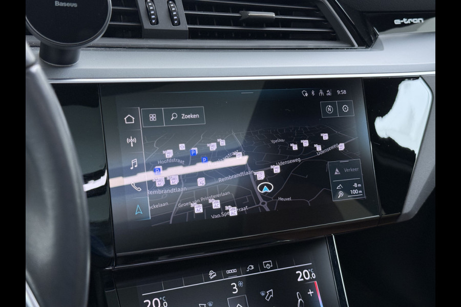 Audi e-tron 55 Quattro 95kWh SOH 96% Panoramadak Sportstoelen Trekhaak Adap.Cruise 360°Camera Apple Carplay Android Auto Leder Navi Ecc Busi Elek.Stoelen+Memory Elek.Achterklep Matrix Led AWD 4WD 1.800KG Trekgewicht 1e Eigenaar Origineel Nederlandse Auto Zeer complete Audi 55 E-tron