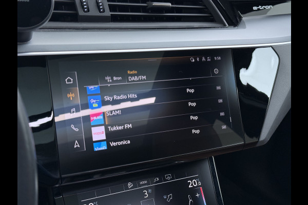 Audi e-tron 55 Quattro 95kWh SOH 96% Panoramadak Sportstoelen Trekhaak Adap.Cruise 360°Camera Apple Carplay Android Auto Leder Navi Ecc Busi Elek.Stoelen+Memory Elek.Achterklep Matrix Led AWD 4WD 1.800KG Trekgewicht 1e Eigenaar Origineel Nederlandse Auto Zeer complete Audi 55 E-tron