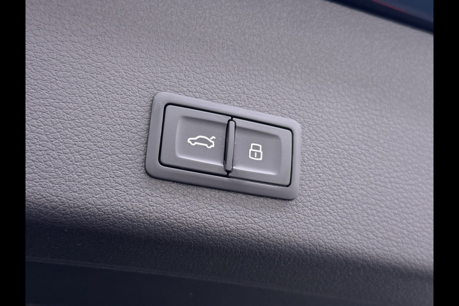 Audi e-tron 55 Quattro 95kWh SOH 96% Panoramadak Sportstoelen Trekhaak Adap.Cruise 360°Camera Apple Carplay Android Auto Leder Navi Ecc Busi Elek.Stoelen+Memory Elek.Achterklep Matrix Led AWD 4WD 1.800KG Trekgewicht 1e Eigenaar Origineel Nederlandse Auto Zeer complete Audi 55 E-tron