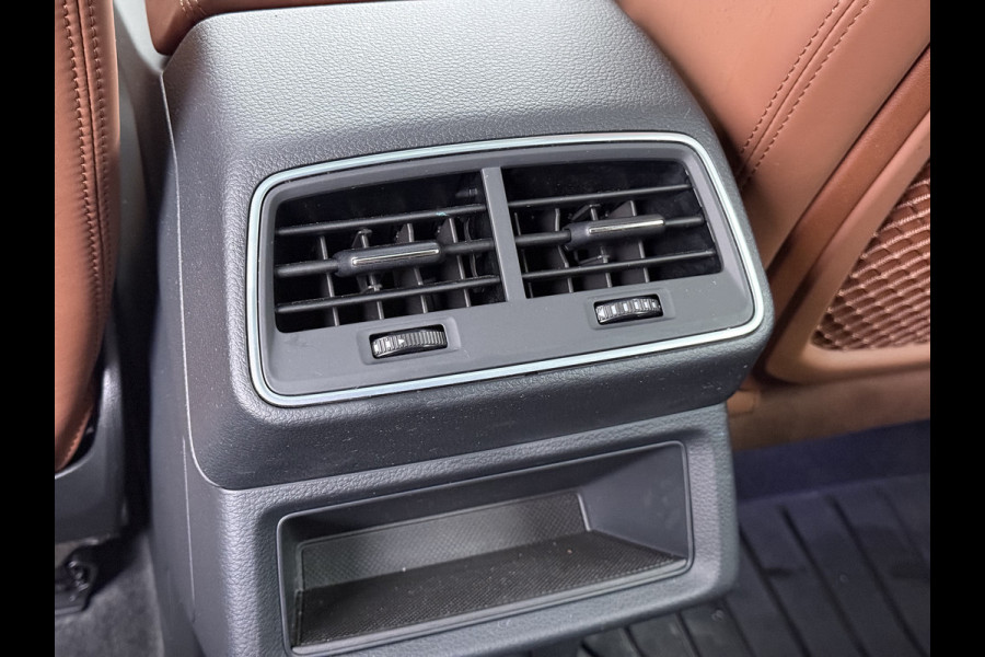 Audi e-tron 55 Quattro 95kWh SOH 96% Panoramadak Sportstoelen Trekhaak Adap.Cruise 360°Camera Apple Carplay Android Auto Leder Navi Ecc Busi Elek.Stoelen+Memory Elek.Achterklep Matrix Led AWD 4WD 1.800KG Trekgewicht 1e Eigenaar Origineel Nederlandse Auto Zeer complete Audi 55 E-tron