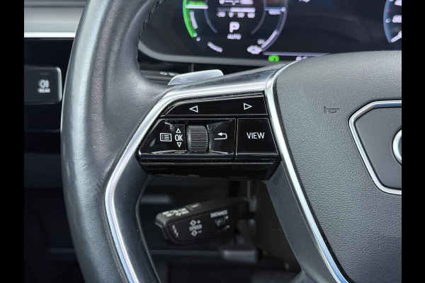 Audi e-tron 55 Quattro 95kWh SOH 96% Panoramadak Sportstoelen Trekhaak Adap.Cruise 360°Camera Apple Carplay Android Auto Leder Navi Ecc Busi Elek.Stoelen+Memory Elek.Achterklep Matrix Led AWD 4WD 1.800KG Trekgewicht 1e Eigenaar Origineel Nederlandse Auto Zeer complete Audi 55 E-tron