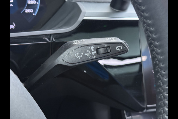 Audi e-tron 55 Quattro 95kWh SOH 96% Panoramadak Sportstoelen Trekhaak Adap.Cruise 360°Camera Apple Carplay Android Auto Leder Navi Ecc Busi Elek.Stoelen+Memory Elek.Achterklep Matrix Led AWD 4WD 1.800KG Trekgewicht 1e Eigenaar Origineel Nederlandse Auto Zeer complete Audi 55 E-tron