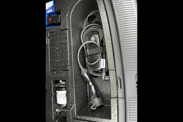 MG EHS 1.5 TGDI Luxury PHEV | RIJKLAARPRIJS LET OP HISTORIE NOG ACHTERHALEN. REEDS VOOR GEMAILD. | PHEV | MEGA COMPLEET! | COMPLETE HISTORIE AANWEZIG | FABRIEKSGARANTIE T/M 11-2030 | 52km WLTP ELECTR RIJBEREIK, TOTAAL RIJBEREIK TOT 1.000km!