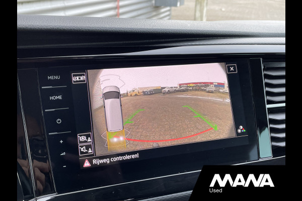 Volkswagen Transporter 2.0TDI 150PK L2H1 DC Bulli Automaat Leer LED Navi Carplay Trekhaak