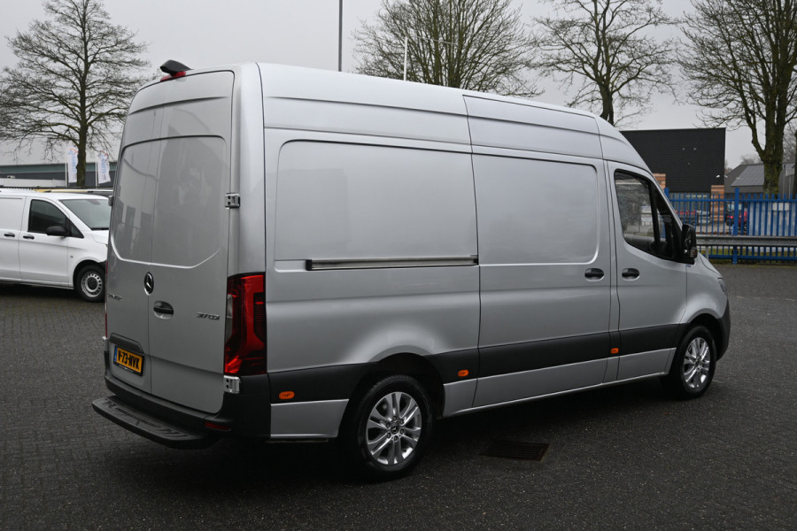 Mercedes-Benz Sprinter 317 CDI L2H2 RWD Led, MBUX 10.25, Geveerde stoel, Etc.