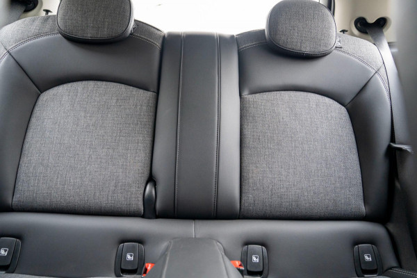 MINI Mini Electric Business Edition 33 kWh|Prijs rijklaar incl. 12 mnd garantie||Bluetooth NAV LMV Parkeersensoren achter Camera