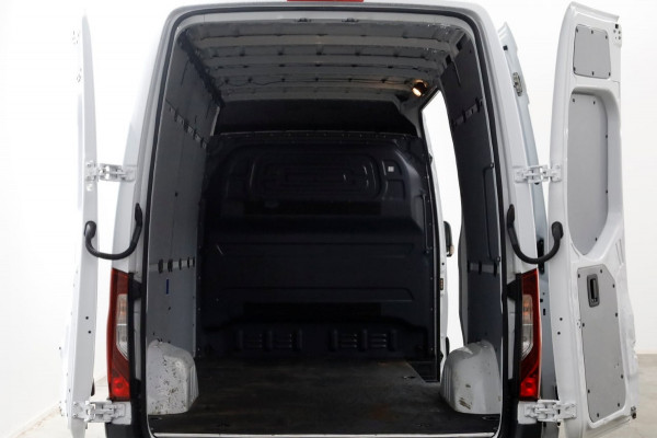 Mercedes-Benz Sprinter 317 CDI 170pk 9G Automaat L2H2 LED/Camera/Trekhaak 3500kg 01-2022