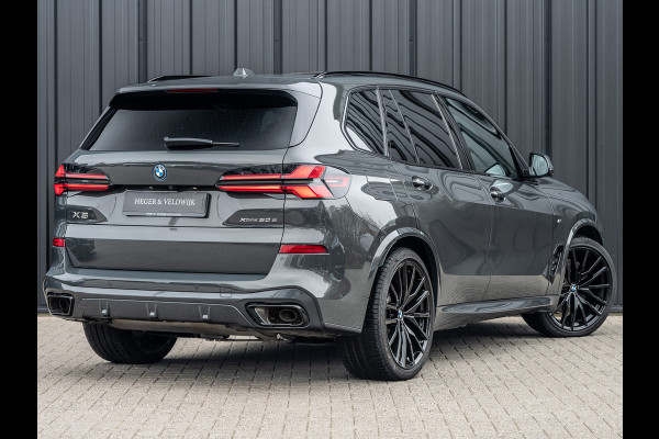 BMW X5 xDrive50e 490pk M Sport Pro | Panoramadak | Soft Close | Comfort Access | Trekhaak | Iconic Glow | M Gordels | 4-Zone Climate | Adaptive Led. | 360 Camera | Head-Up | Active Cruise | Harman/Kardon |