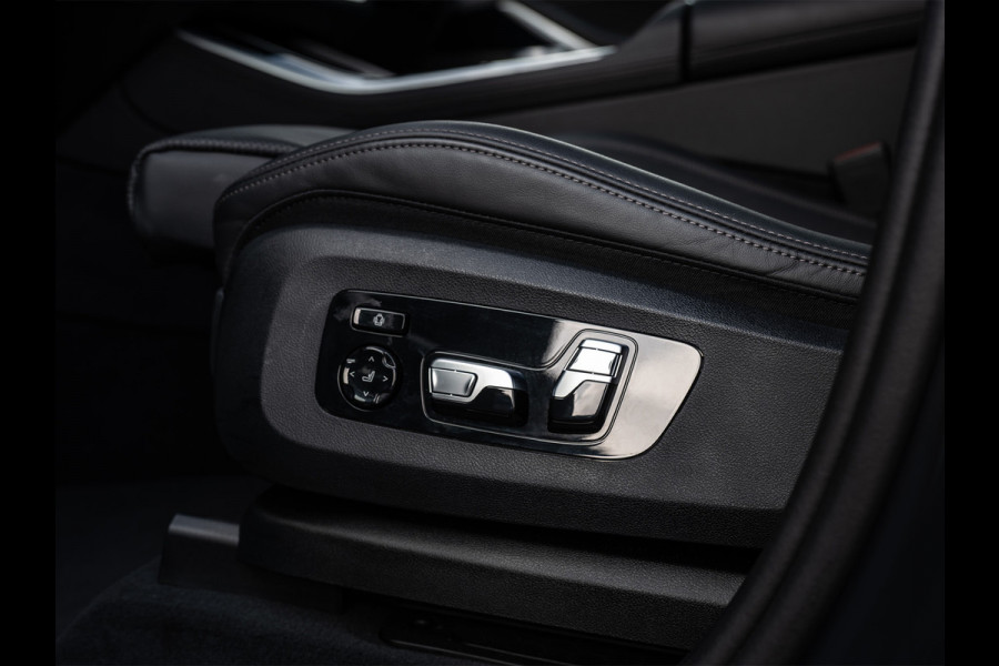 BMW X5 xDrive50e 490pk M Sport Pro | Panoramadak | Soft Close | Comfort Access | Trekhaak | Iconic Glow | M Gordels | 4-Zone Climate | Adaptive Led. | 360 Camera | Head-Up | Active Cruise | Harman/Kardon |