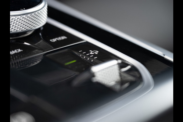 BMW X5 xDrive50e 490pk M Sport Pro | Panoramadak | Soft Close | Comfort Access | Trekhaak | Iconic Glow | M Gordels | 4-Zone Climate | Adaptive Led. | 360 Camera | Head-Up | Active Cruise | Harman/Kardon |