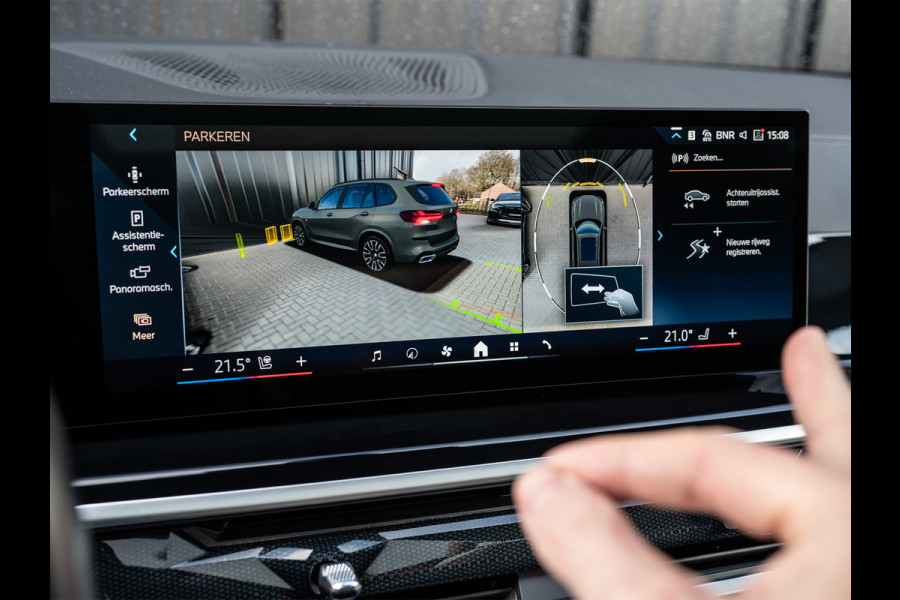 BMW X5 xDrive50e 490pk M Sport Pro | Panoramadak | Soft Close | Comfort Access | Trekhaak | Iconic Glow | M Gordels | 4-Zone Climate | Adaptive Led. | 360 Camera | Head-Up | Active Cruise | Harman/Kardon |