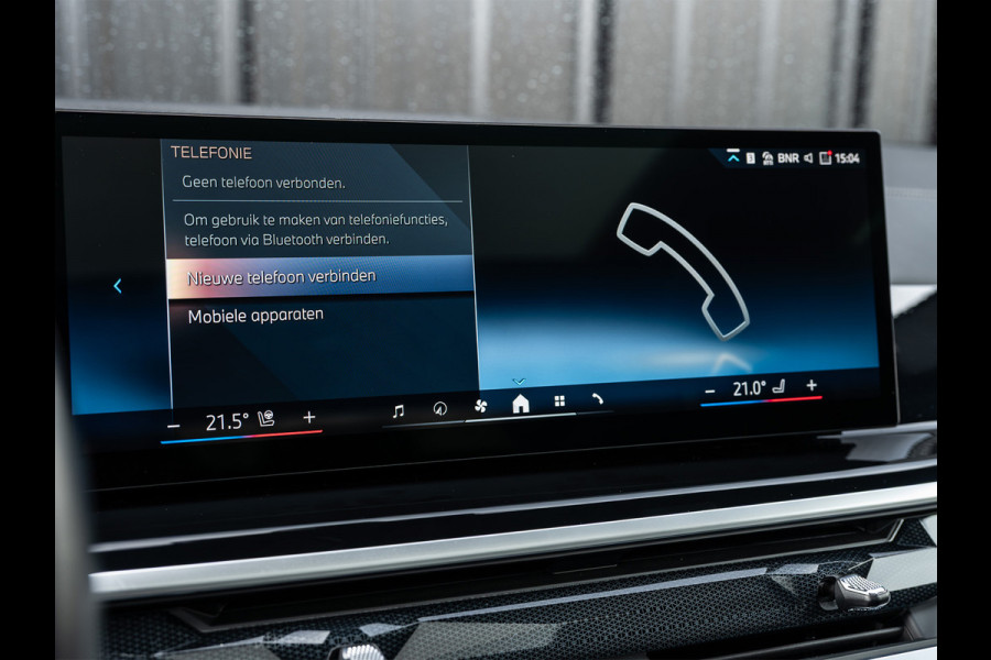 BMW X5 xDrive50e 490pk M Sport Pro | Panoramadak | Soft Close | Comfort Access | Trekhaak | Iconic Glow | M Gordels | 4-Zone Climate | Adaptive Led. | 360 Camera | Head-Up | Active Cruise | Harman/Kardon |