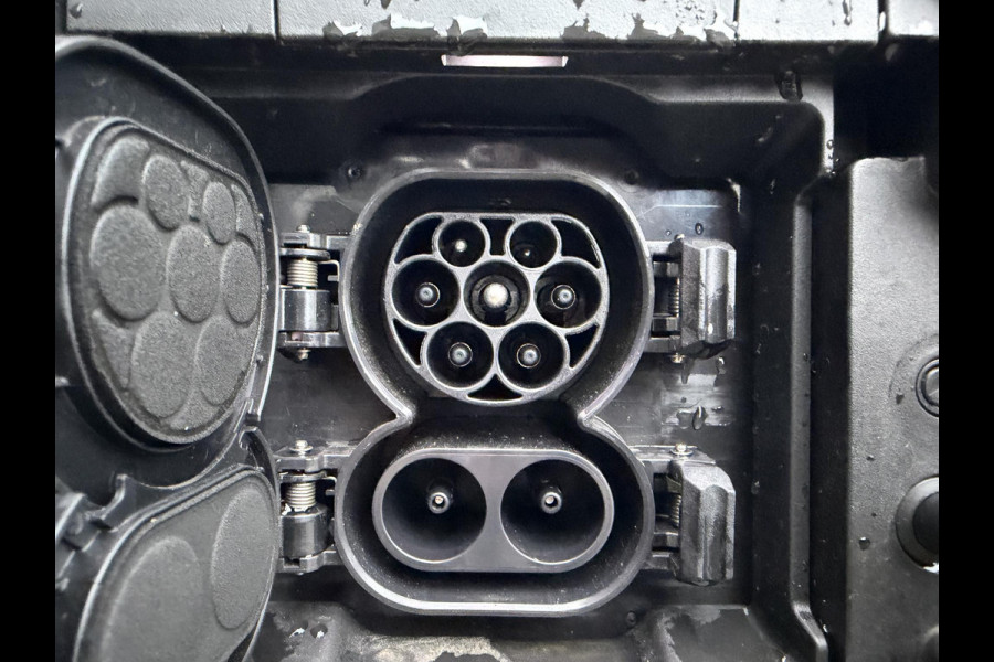 Toyota Bz4x Dynamic 71 kWh SOH 100% | 3-FASE | 5.000 KM | NAVIGATIE | 360° CAMERA + PDC | STUUR- & STOELVERWARMING | ADAPTIEVE CRUISE CONTROL | ELEKTRISCHE ACHTERKLEP | FABRIEKSGARANTIE 3034!