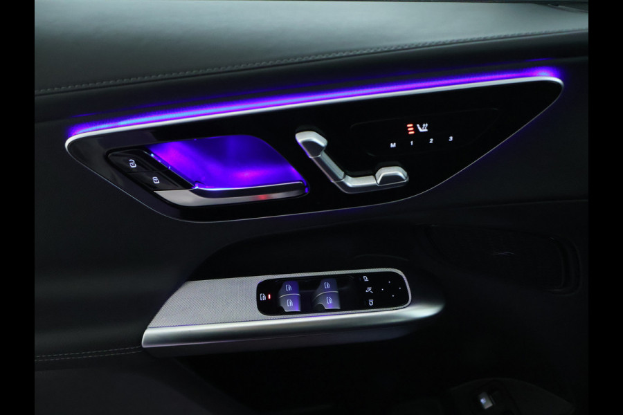 Mercedes-Benz GLC 300 e 4MATIC AMG Plug-In Hybride | AMG Line | Night Pakket | Panoramadak | Trekhaak | Inclusief 24 maanden MB Certified garantie voor Europa.