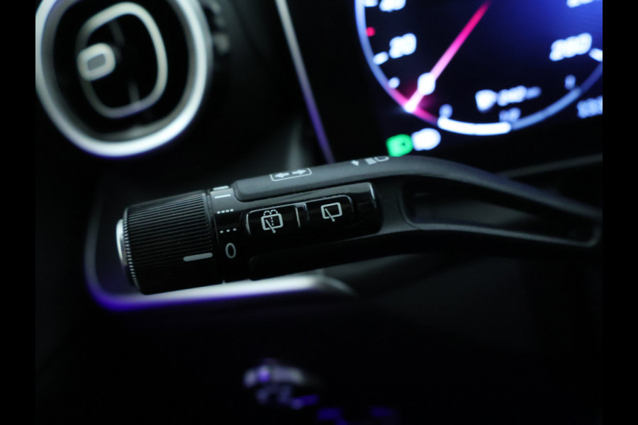 Mercedes-Benz GLC 300 e 4MATIC AMG Plug-In Hybride | AMG Line | Night Pakket | Panoramadak | Trekhaak | Inclusief 24 maanden MB Certified garantie voor Europa.