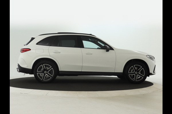 Mercedes-Benz GLC 300 e 4MATIC AMG Plug-In Hybride | AMG Line | Night Pakket | Panoramadak | Trekhaak | Inclusief 24 maanden MB Certified garantie voor Europa.