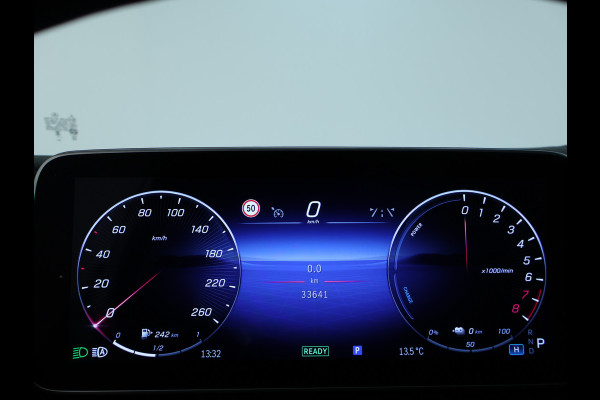 Mercedes-Benz GLC 300 e 4MATIC AMG Plug-In Hybride | AMG Line | Night Pakket | Panoramadak | Trekhaak | Inclusief 24 maanden MB Certified garantie voor Europa.