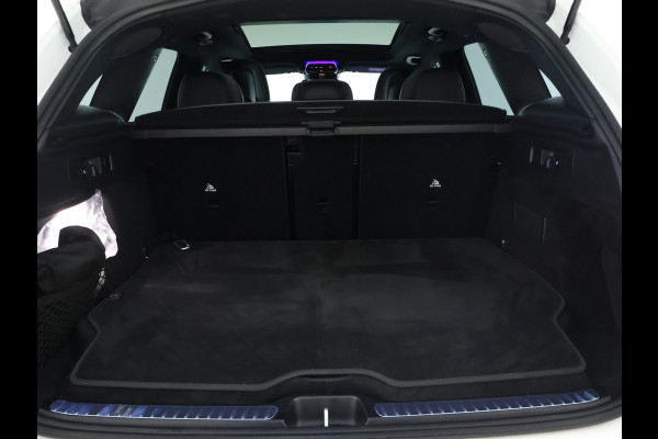 Mercedes-Benz GLC 300 e 4MATIC AMG Plug-In Hybride | AMG Line | Night Pakket | Panoramadak | Trekhaak | Inclusief 24 maanden MB Certified garantie voor Europa.