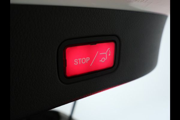 Mercedes-Benz GLC 300 e 4MATIC AMG Plug-In Hybride | AMG Line | Night Pakket | Panoramadak | Trekhaak | Inclusief 24 maanden MB Certified garantie voor Europa.