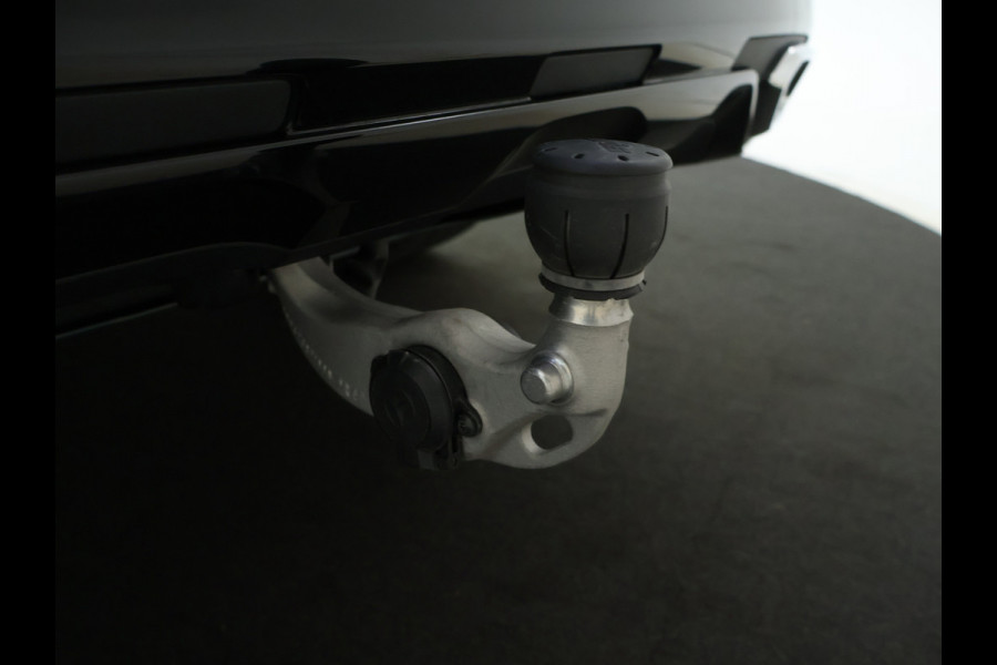 Mercedes-Benz GLC 300 e 4MATIC AMG Plug-In Hybride | AMG Line | Night Pakket | Panoramadak | Trekhaak | Inclusief 24 maanden MB Certified garantie voor Europa.