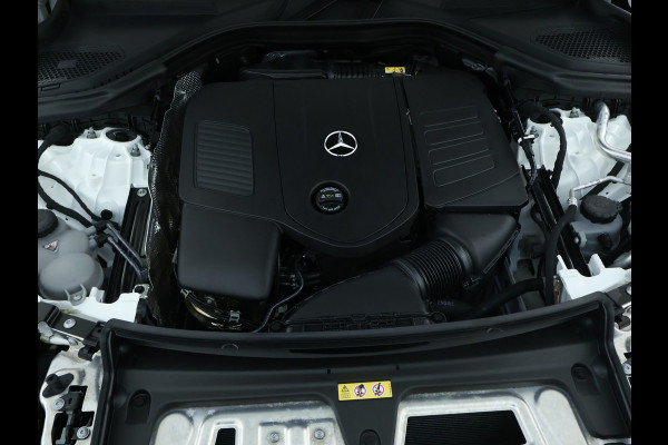 Mercedes-Benz GLC 300 e 4MATIC AMG Plug-In Hybride | AMG Line | Night Pakket | Panoramadak | Trekhaak | Inclusief 24 maanden MB Certified garantie voor Europa.